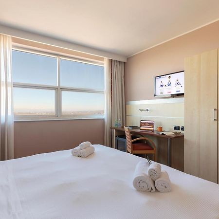 B&B Hotel Cherasco Langhe Eksteriør bilde