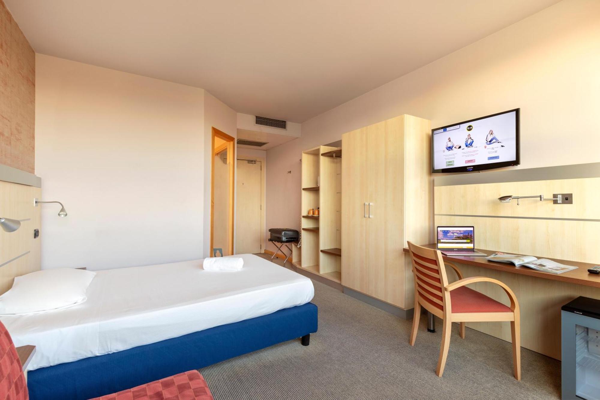 B&B Hotel Cherasco Langhe Eksteriør bilde