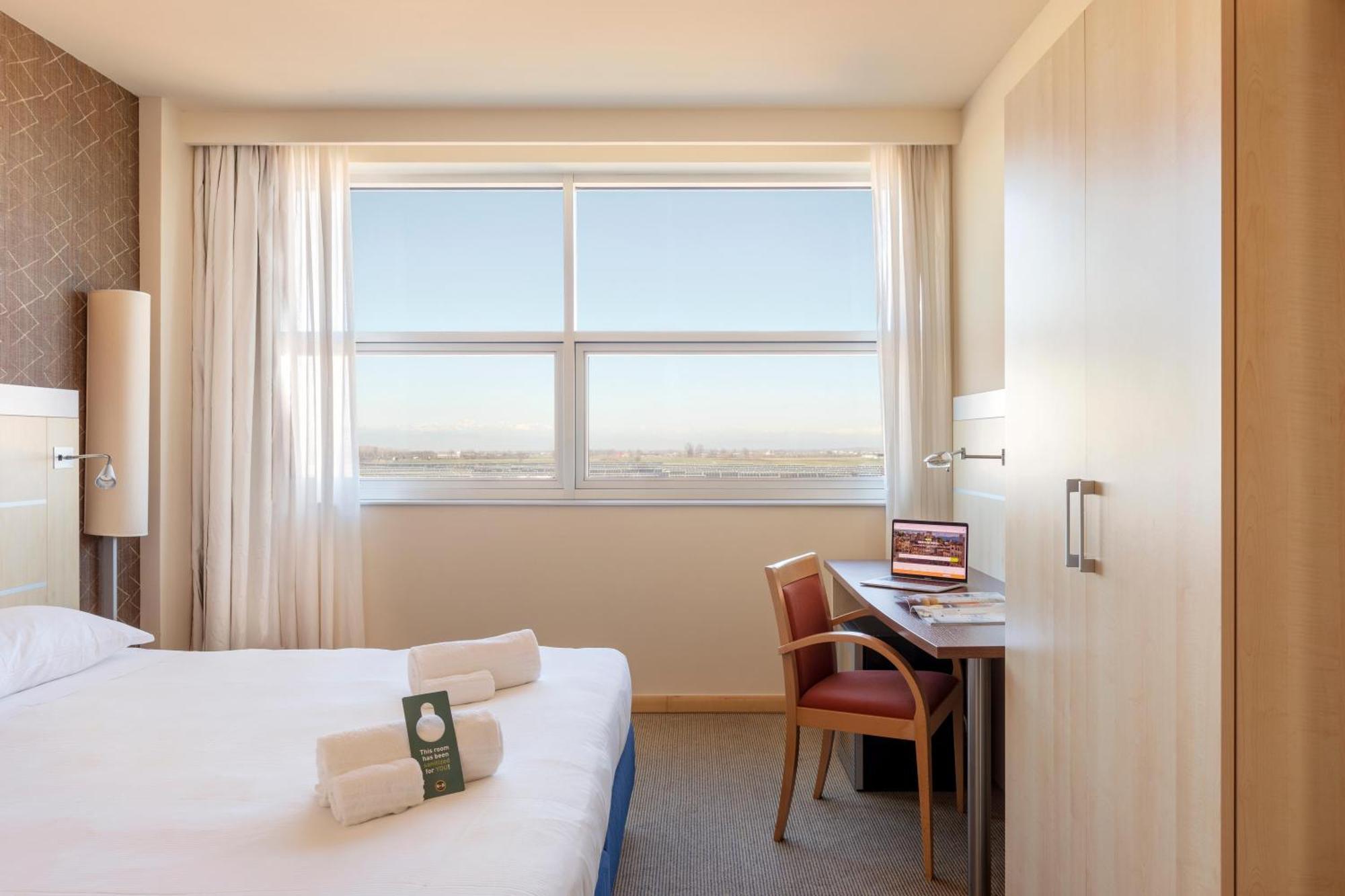 B&B Hotel Cherasco Langhe Eksteriør bilde