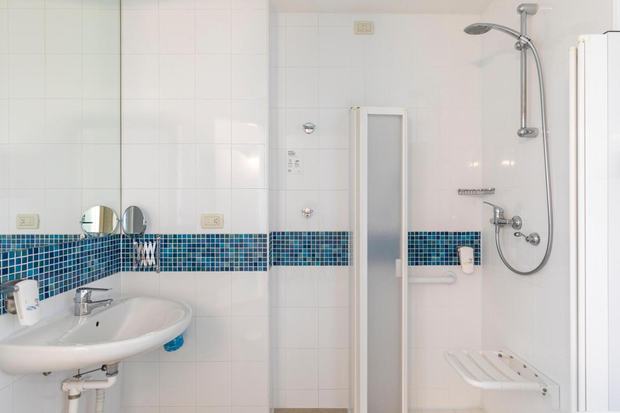 B&B Hotel Cherasco Langhe Eksteriør bilde