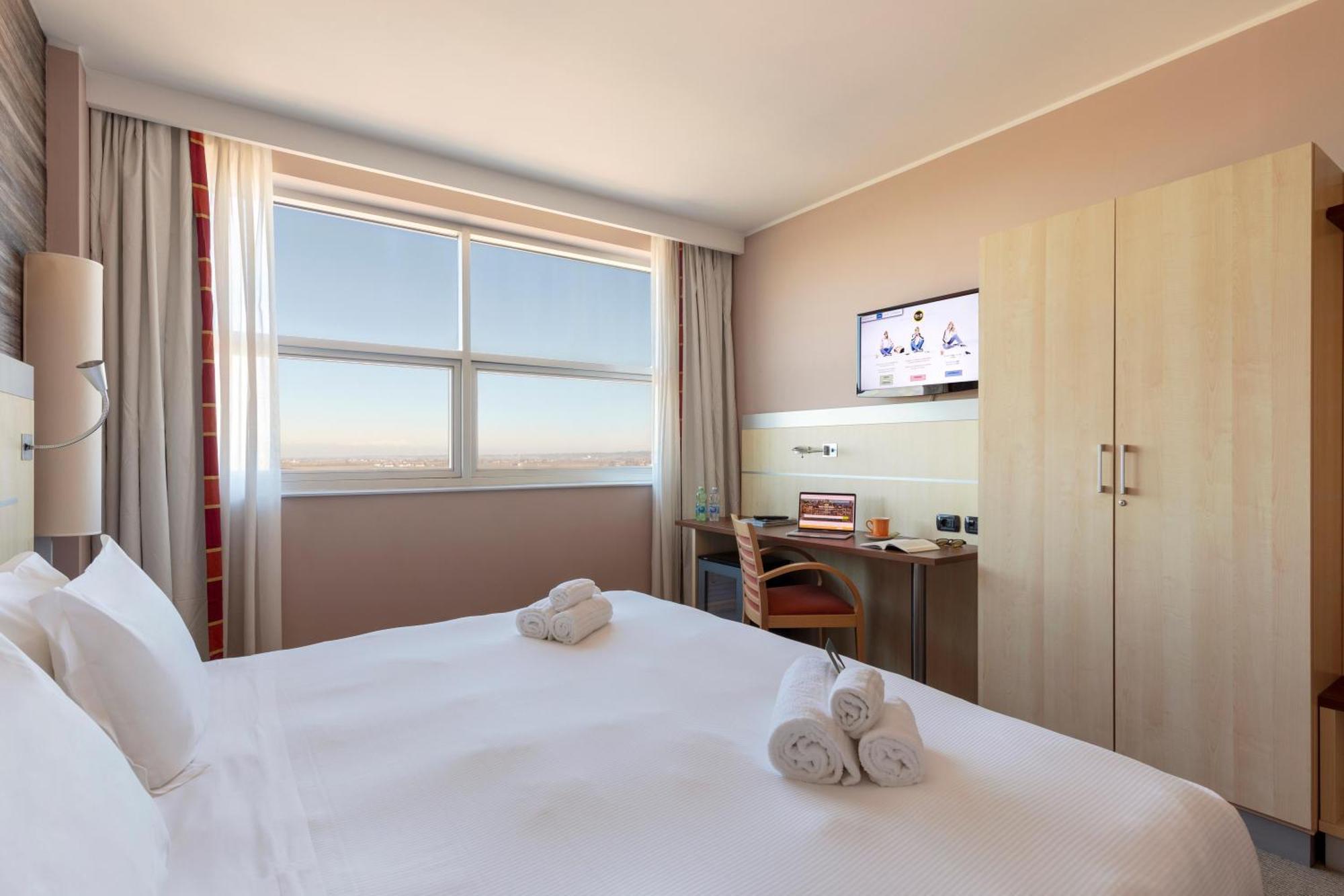 B&B Hotel Cherasco Langhe Eksteriør bilde
