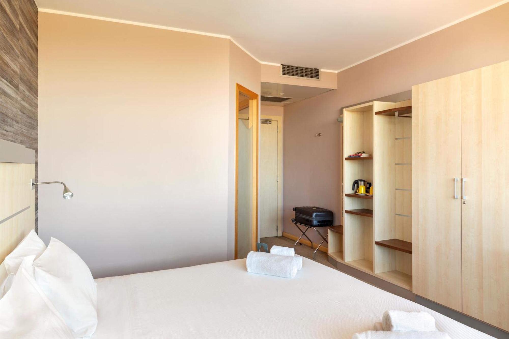 B&B Hotel Cherasco Langhe Eksteriør bilde