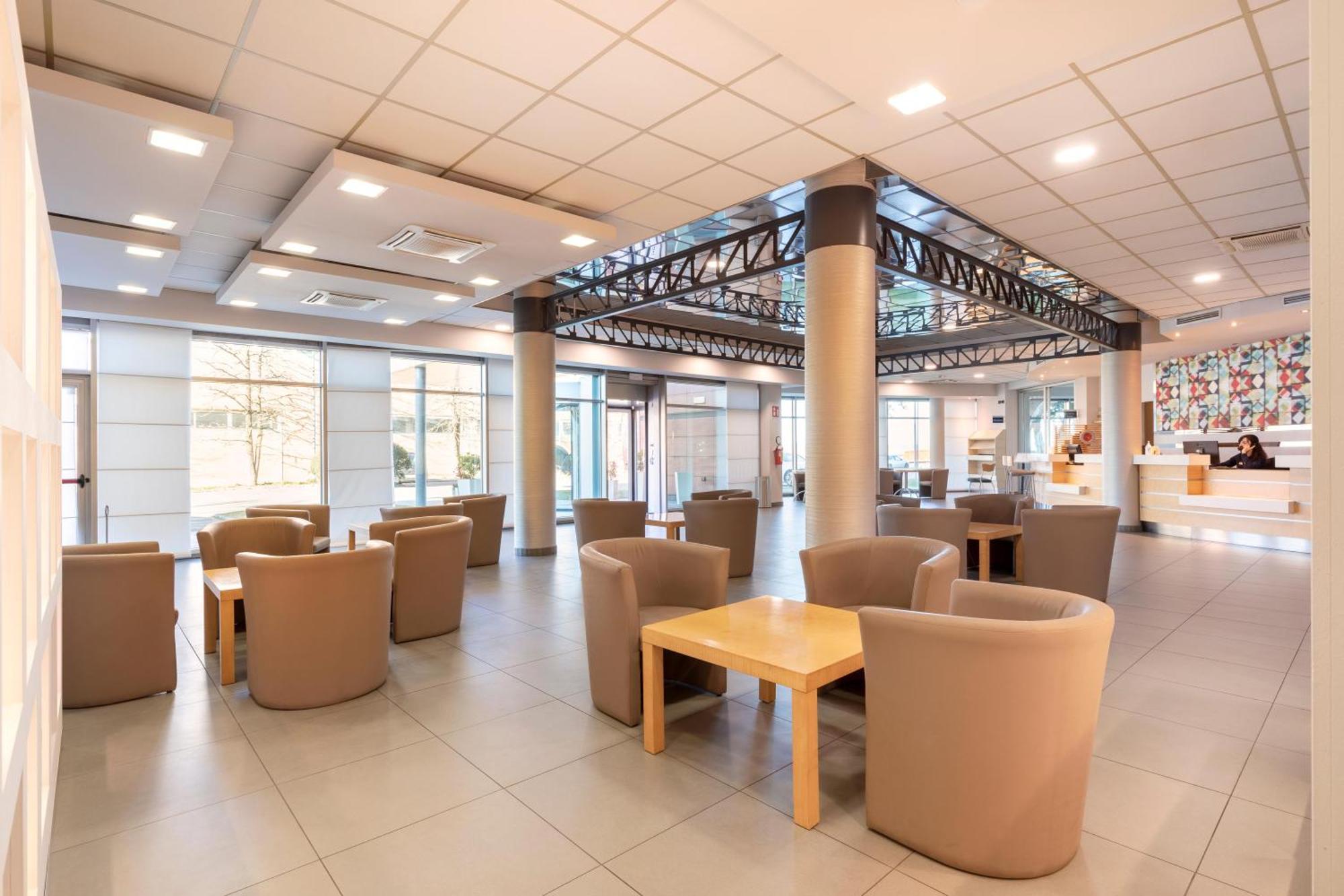 B&B Hotel Cherasco Langhe Eksteriør bilde
