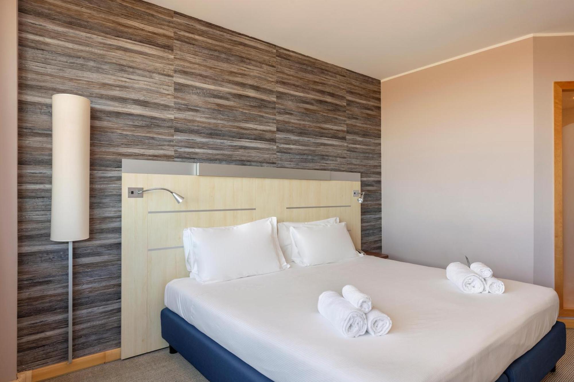 B&B Hotel Cherasco Langhe Eksteriør bilde