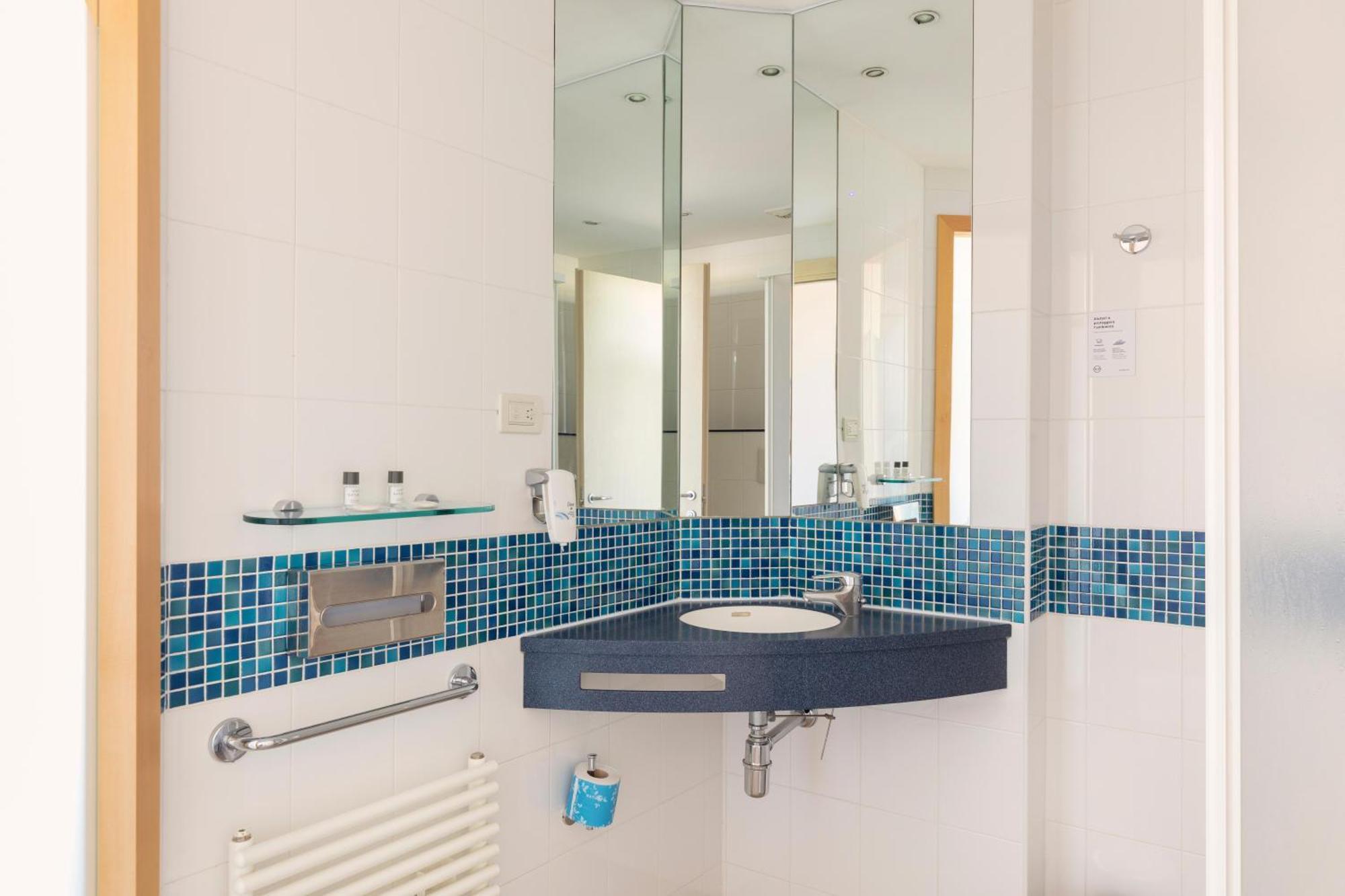 B&B Hotel Cherasco Langhe Eksteriør bilde
