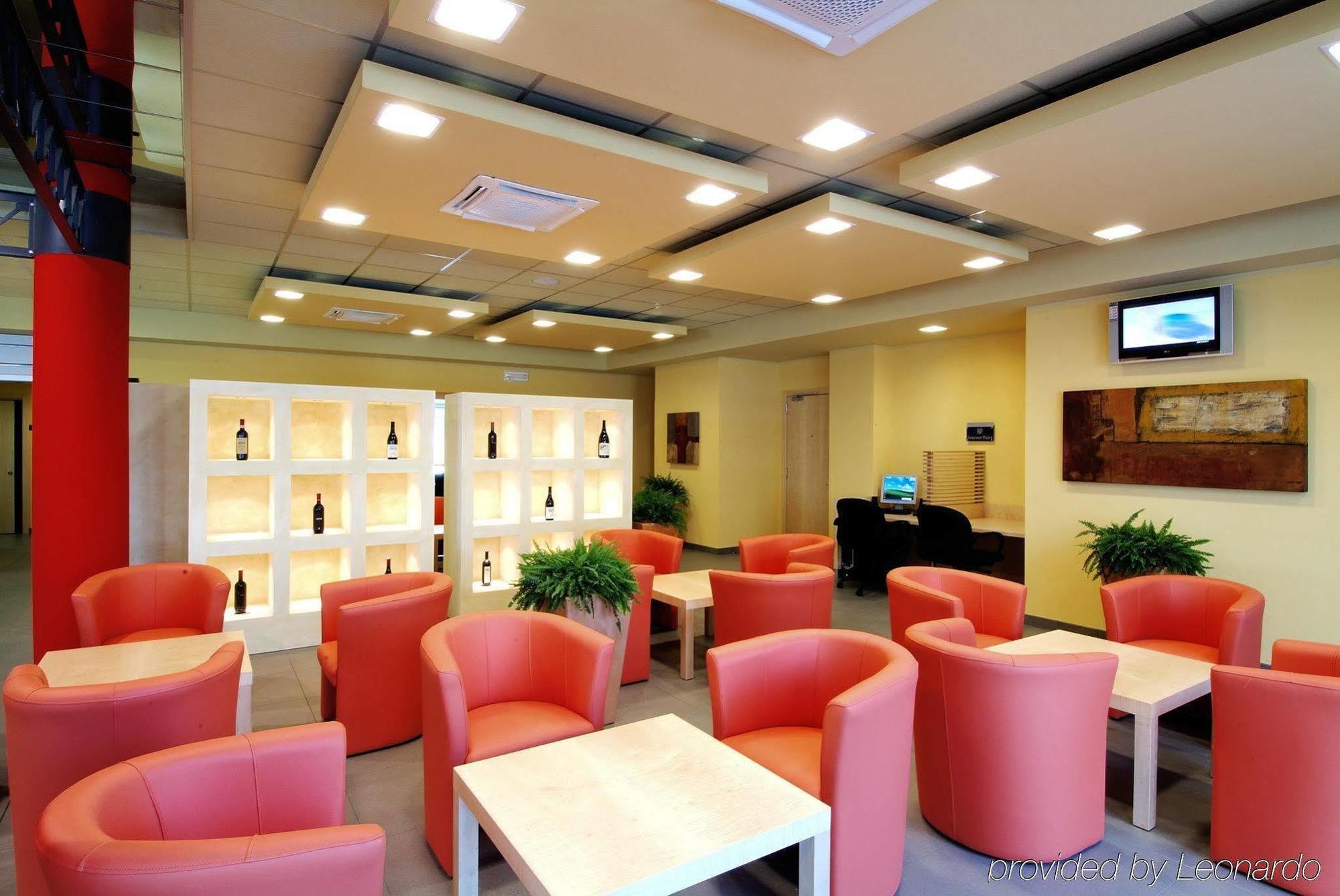 B&B Hotel Cherasco Langhe Eksteriør bilde